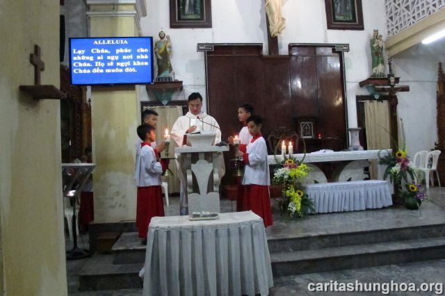 Thánh lễ ra mắt hội viên tại giáo xứ Bách Lộc