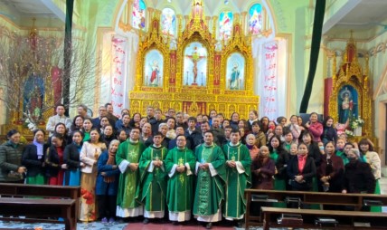 Thánh Lễ Thâu Nhập Hội Viên Caritas Giáo Xứ Yên Bái Và Cổ Phúc