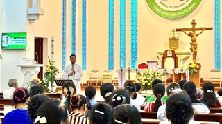 Hội viên Caritas Giáo hạt Sơn Tây hành hương Năm Thánh 2025 tại Nhà thờ Chính tòa Sơn Lộc