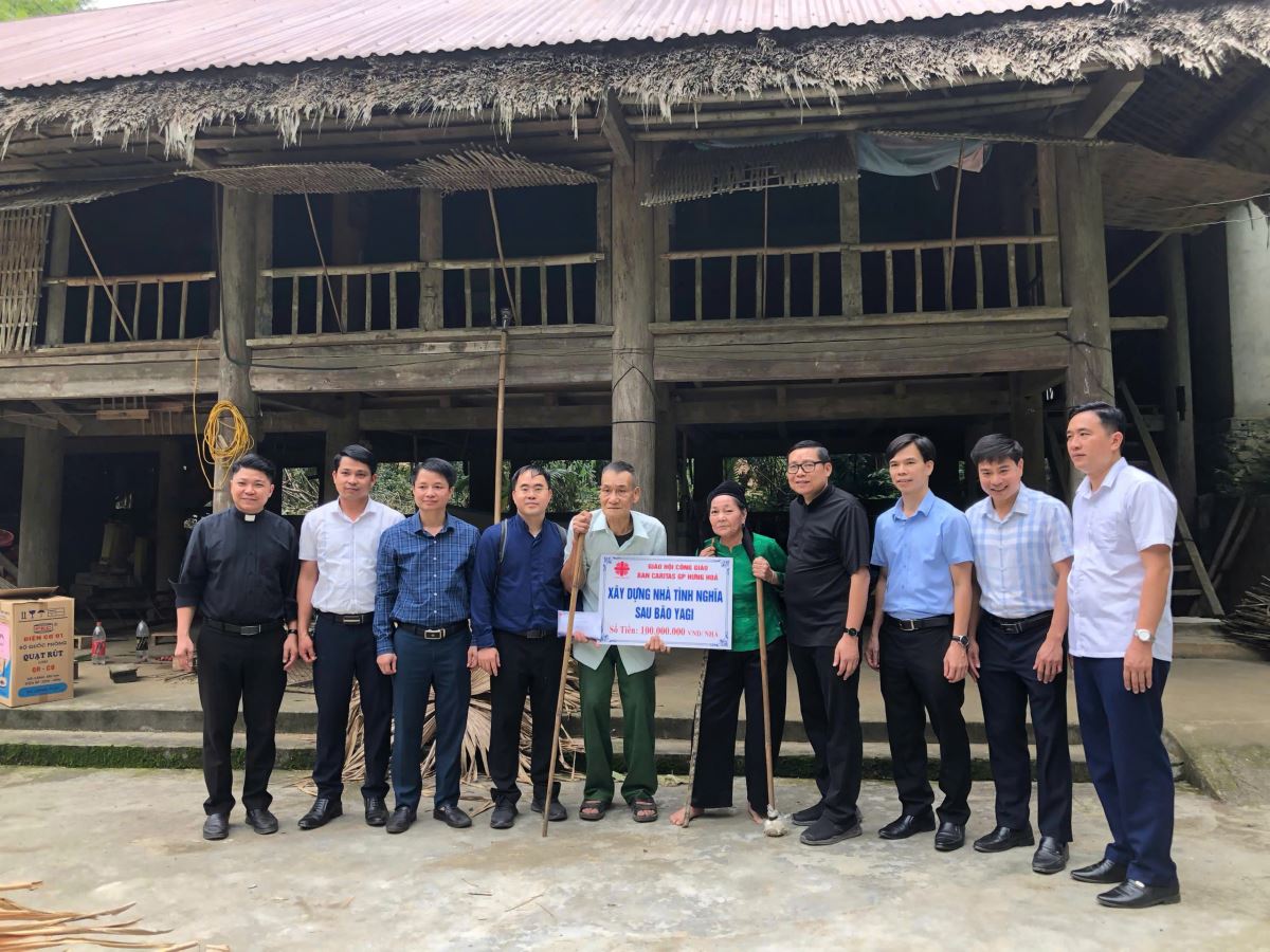 CHH hỗ trợ chi phí xây nhà cho gia đình ông Ma Công Bích, ngụ tại huyện Lâm Bình, tỉnh Tuyên Quang