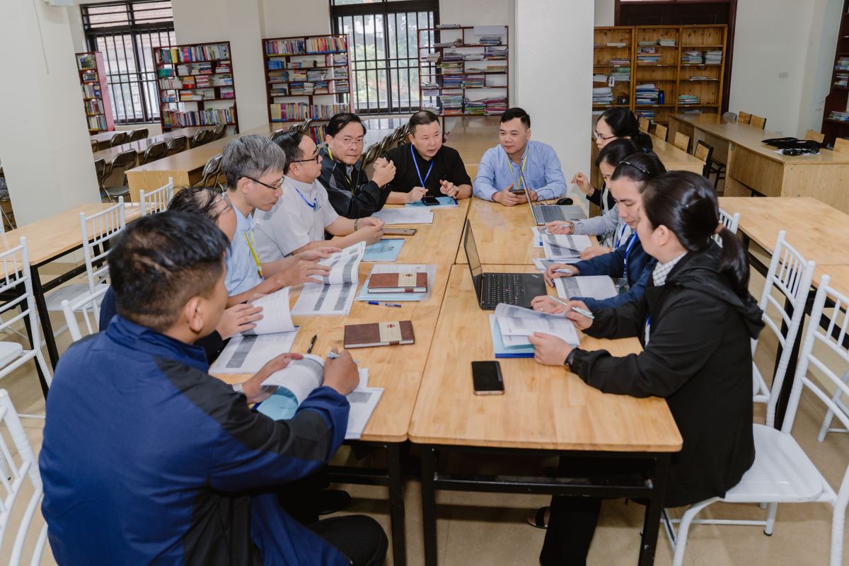 Các nhóm thực hành Bảng tự chấm điểm