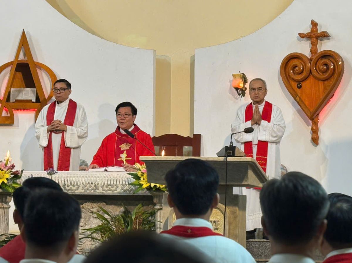 Các TDV tham dự Thánh Lễ tại Chuẩn xứ Hầu Thào