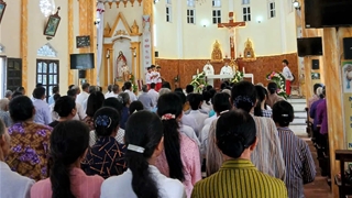 Chia sẻ Linh đạo Caritas và Thánh lễ tiếp nhận Tân hội viên Caritas tại giáo xứ Ro Lục