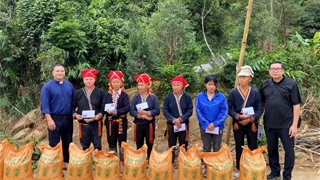 Caritas Hưng Hóa tiếp tục sẻ chia với các gia đình thiệt hại sau bão Bualoi tại Văn Bàn và Dương Quỳ, tỉnh Lào Cai