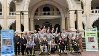 Xe lăn và tình người