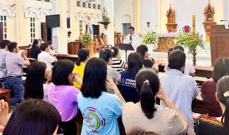 Caritas Hưng Hóa chia sẻ Linh đạo Caritas và tiếp nhận tân hội viên tại Giáo xứ Bách Lộc